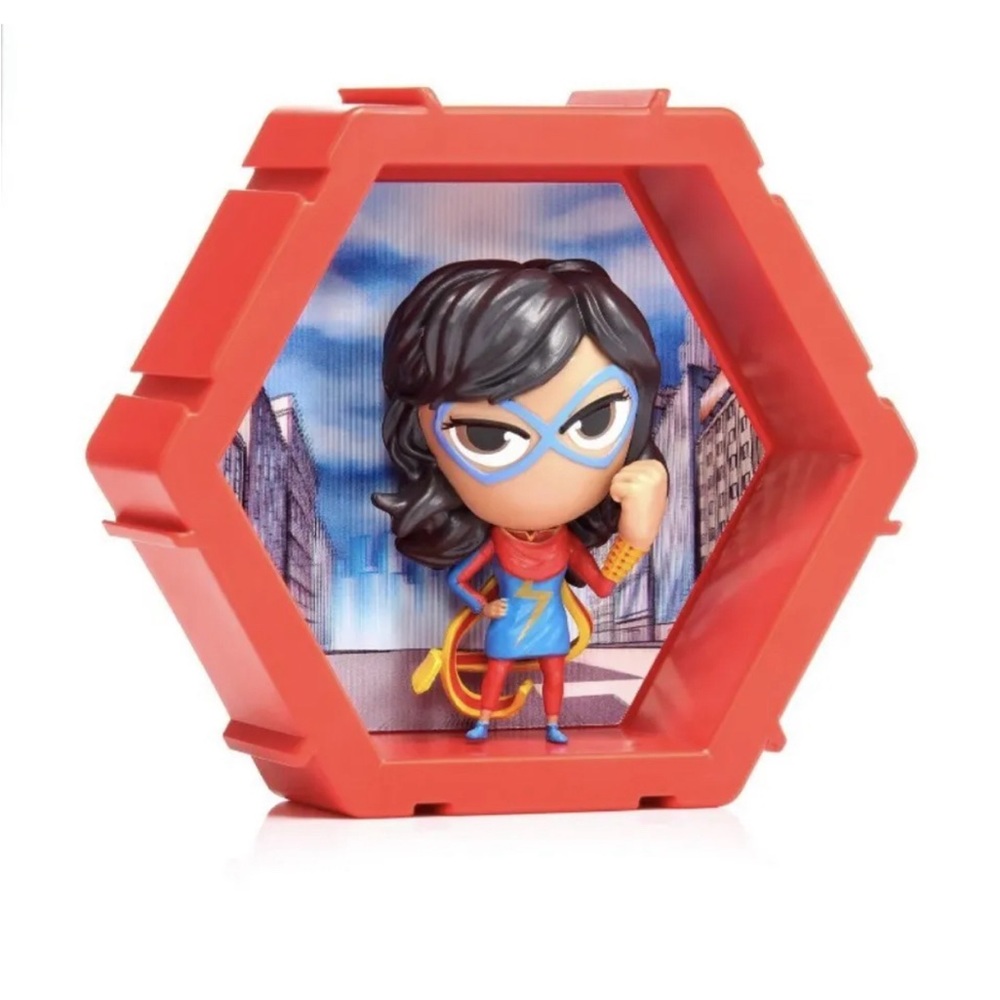 WOW! PODS 4D Marvel- Ms Marvel- Immersive 4D Background 4” New